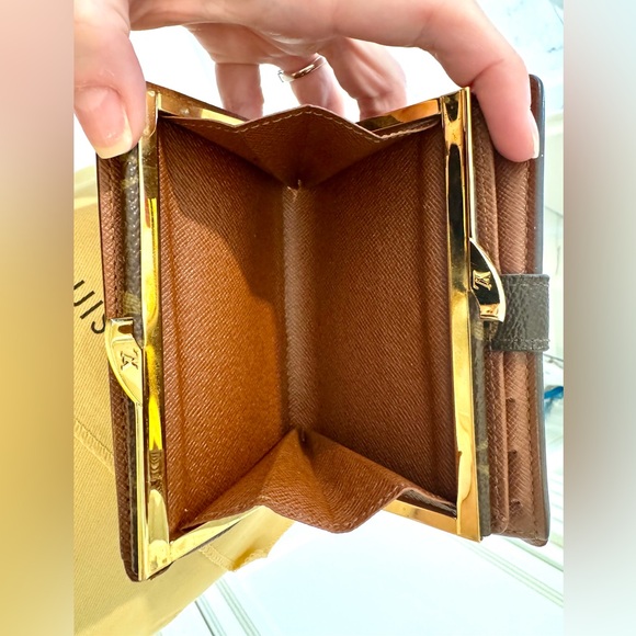 Louis Vuitton Wallet - Picture 7 of 13